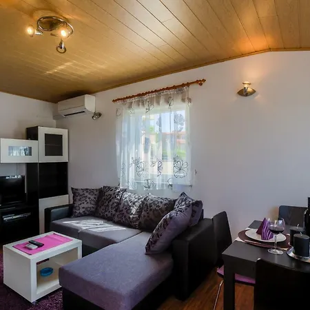 Monica Apartment Liznjan