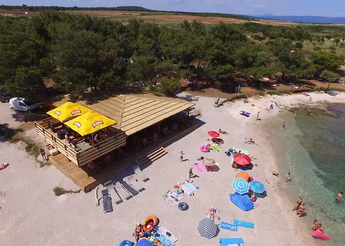 Monica 아파트 Ližnjan